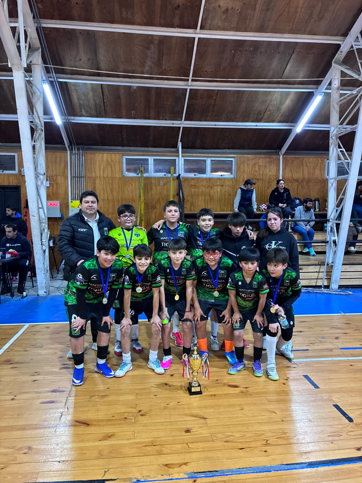 Delegación en recinto deportivo
